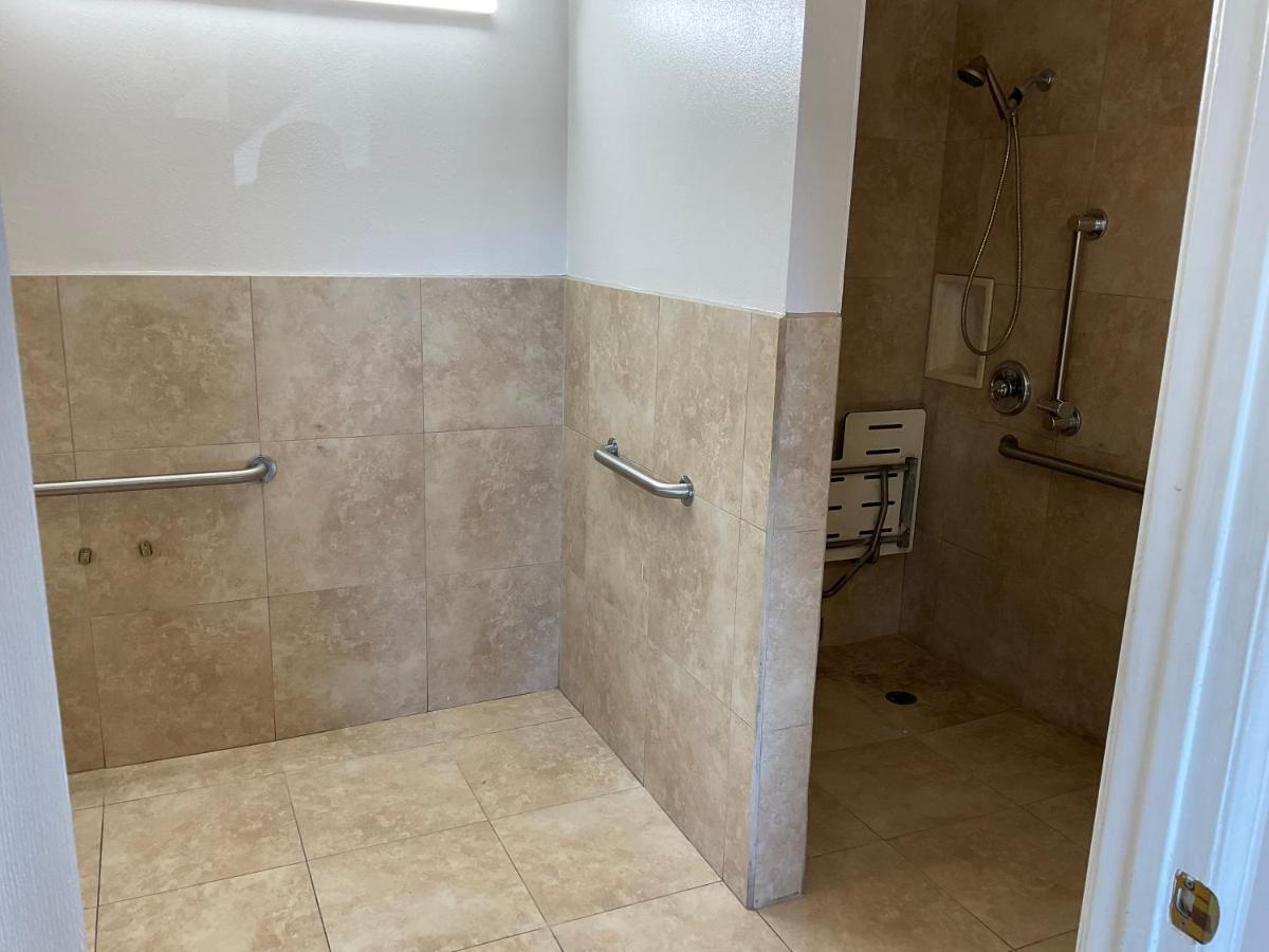 Escondido Inn Zewnętrze zdjęcie