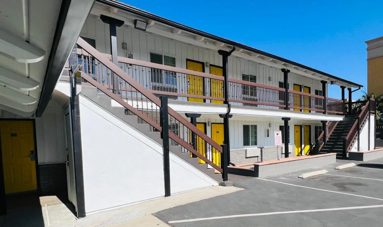 Escondido Inn Zewnętrze zdjęcie