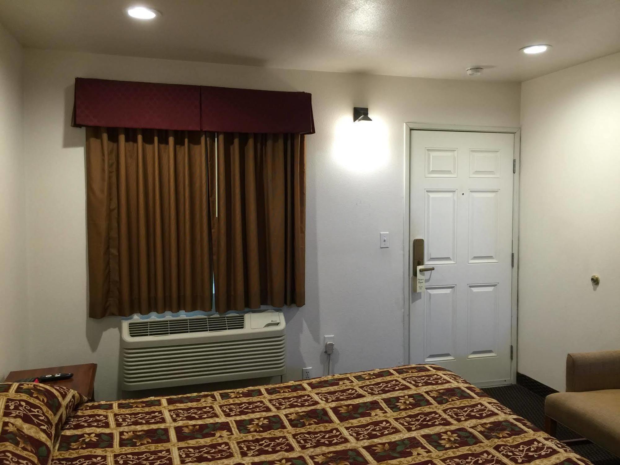 Escondido Inn Zewnętrze zdjęcie