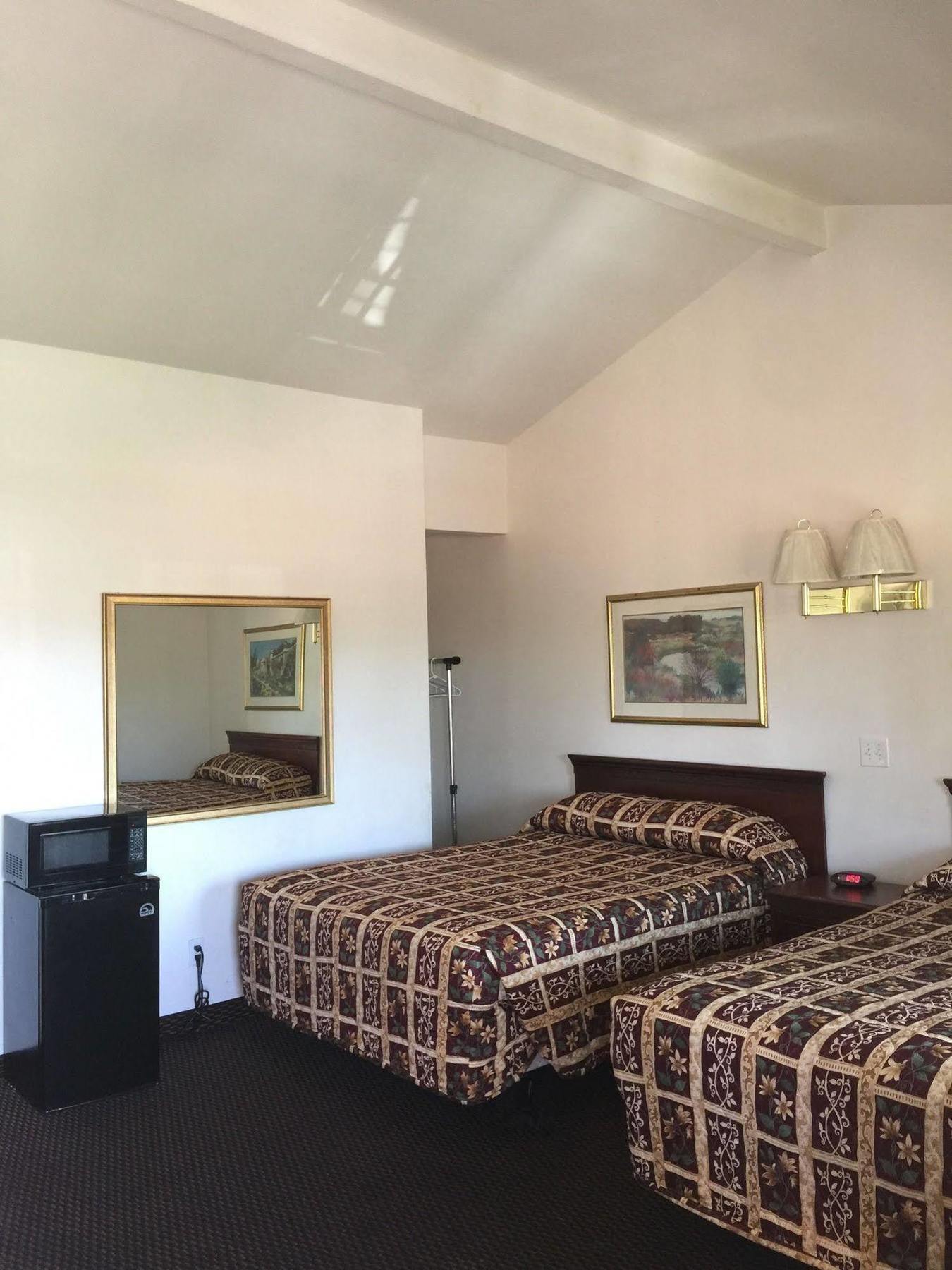 Escondido Inn Zewnętrze zdjęcie