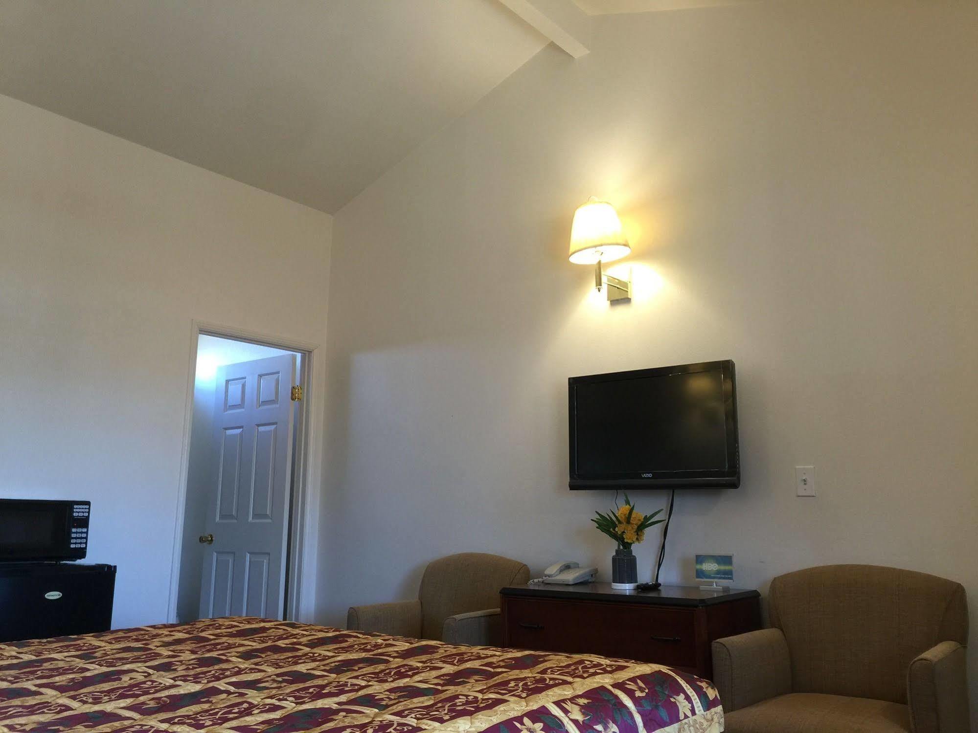 Escondido Inn Zewnętrze zdjęcie